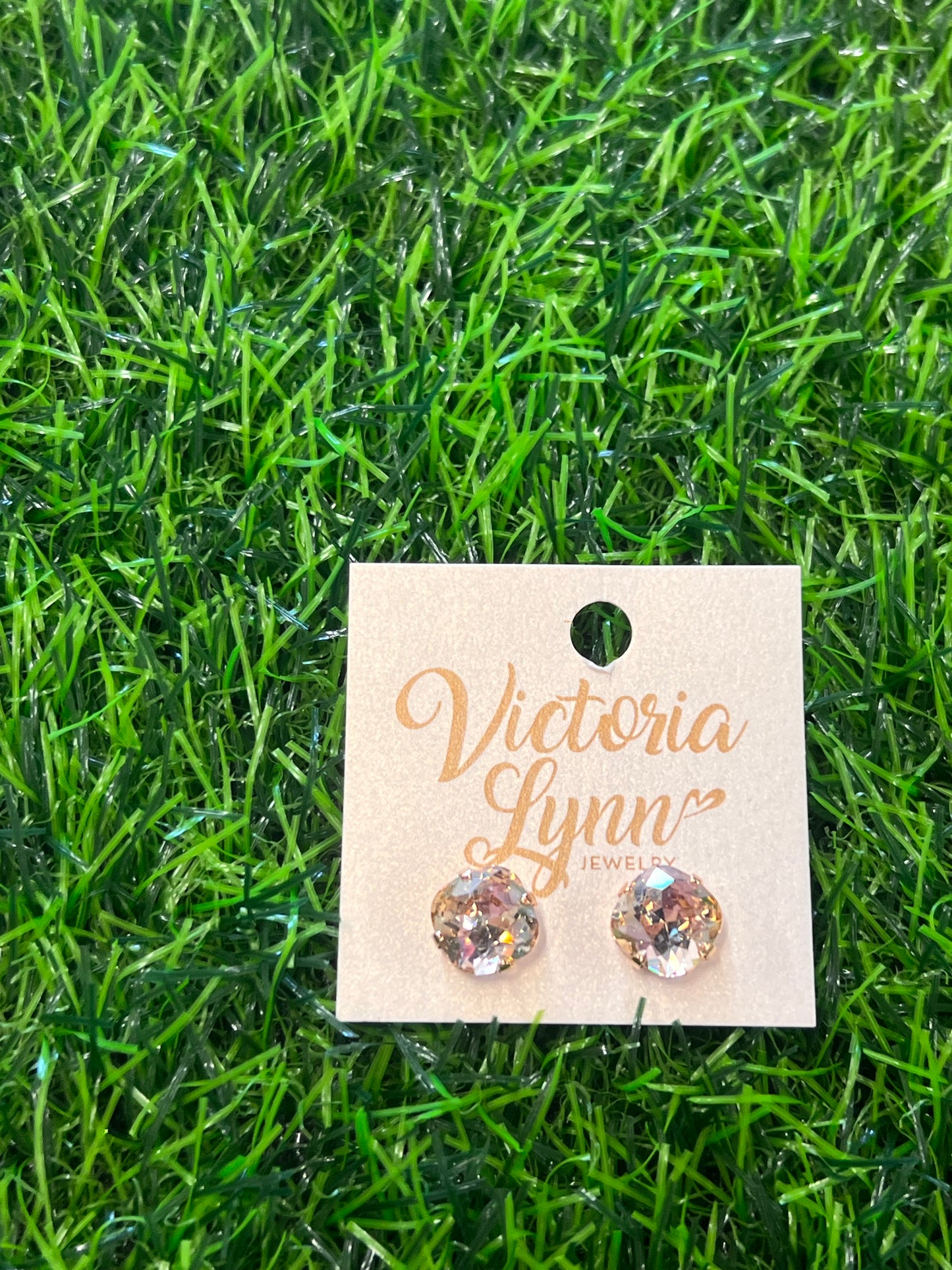 VL Crystal Wrap Stud